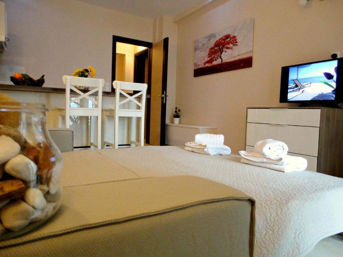 Galini Beach Studios And Penthouse Месонги Экстерьер фото