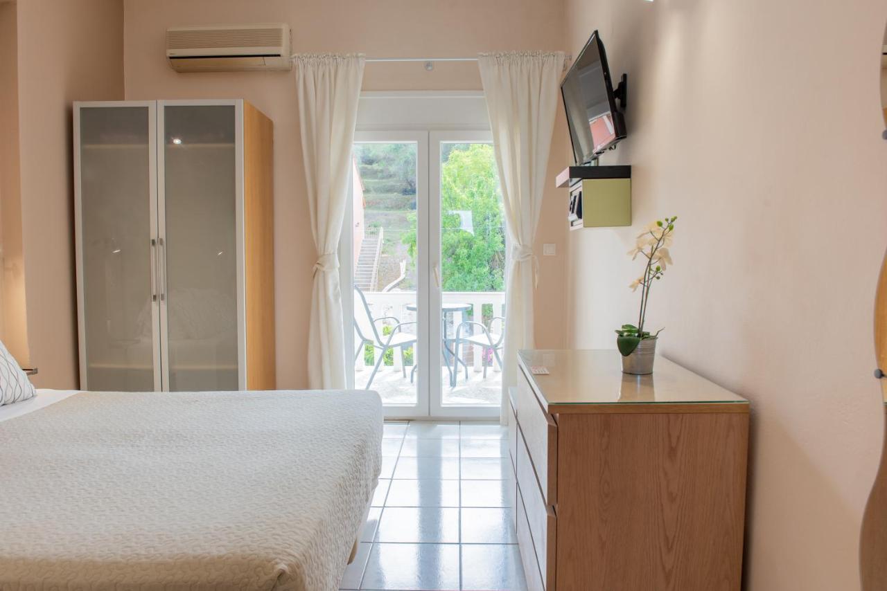 Galini Beach Studios And Penthouse Месонги Экстерьер фото